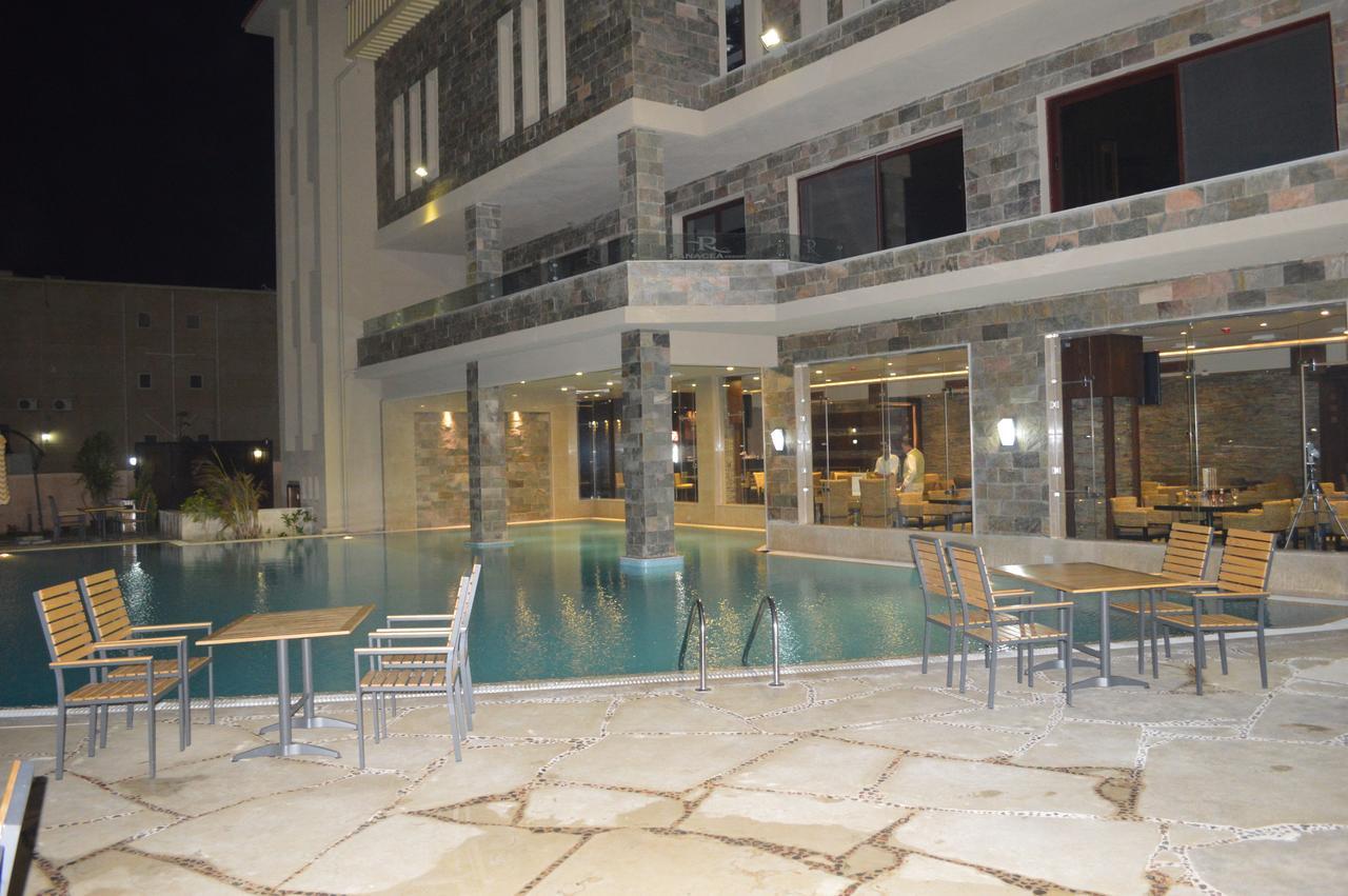 בורג' אל ערב Panacea Suites Hotel מראה חיצוני תמונה